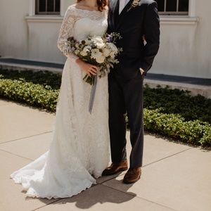 David’s Bridal Wedding Dress Size 8 Never Altered Worn Once with Bustle